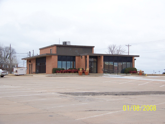 photo of the 711 property